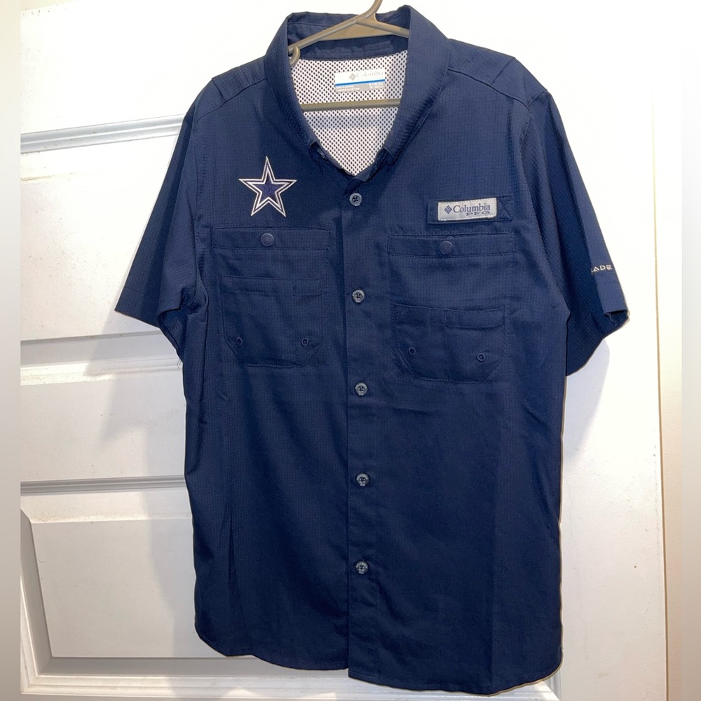 Dallas Cowboys Columbia shirt. Blue. Size M (10-12).